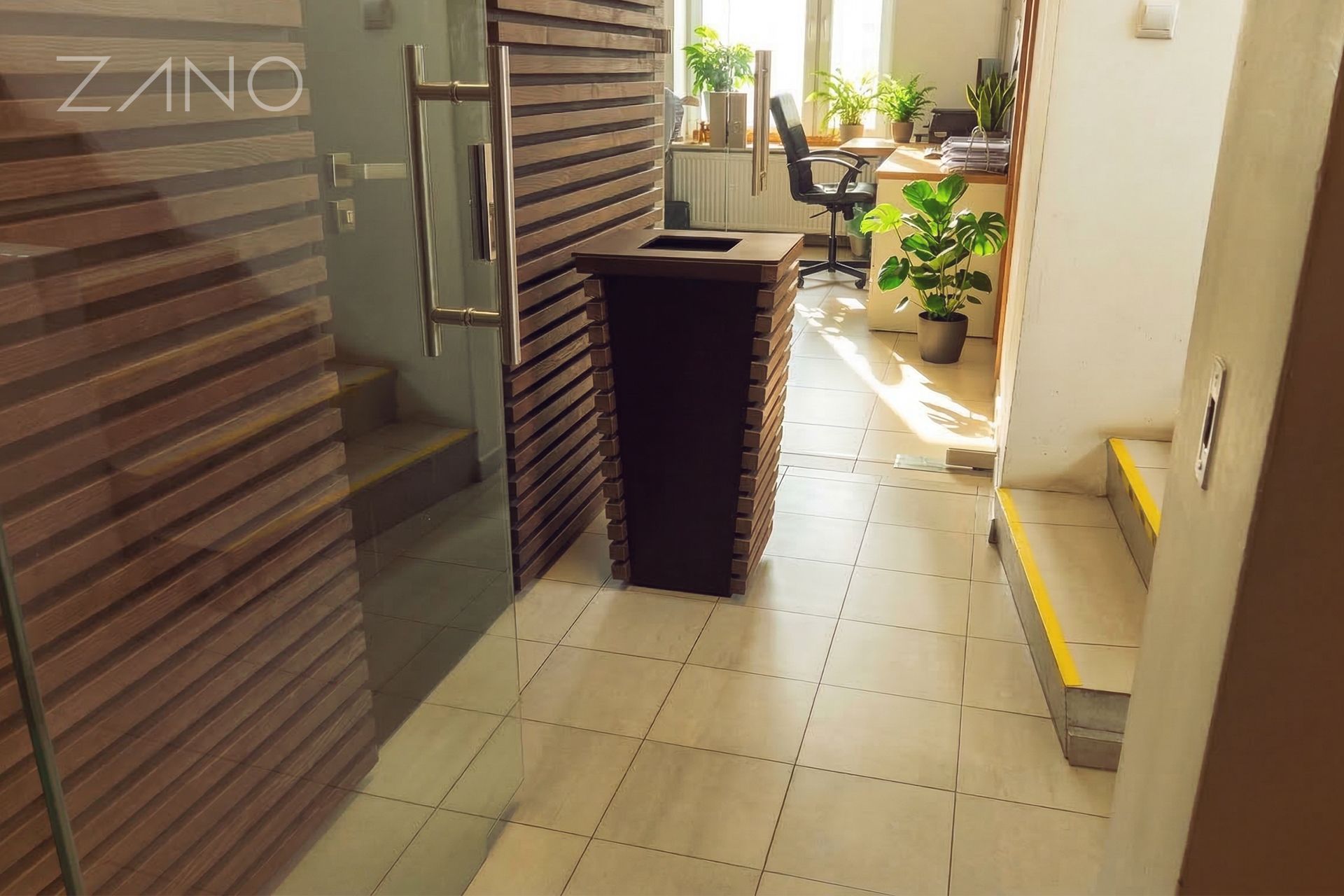 Cestino FLASH in un edificio adibito a uffici Cestino FLASH in un edificio adibito a uffici