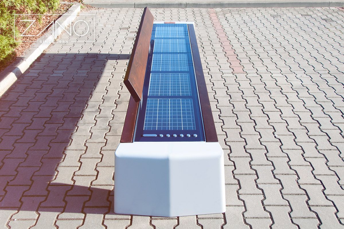 Panchine solari comunali alimentate da pannelli fotovoltaici